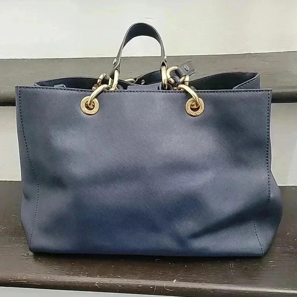 MICHAEL Michael Kors Navy Blue Saffiano Leather Cynthia Tote Roomy Luxury - Picture 4 of 8